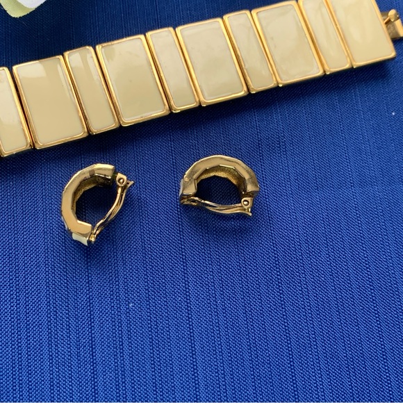 Vintage Enamel Cream and Goldtone Bracelet and Nina Ricci Clip Earrings Timeless - Picture 5 of 8